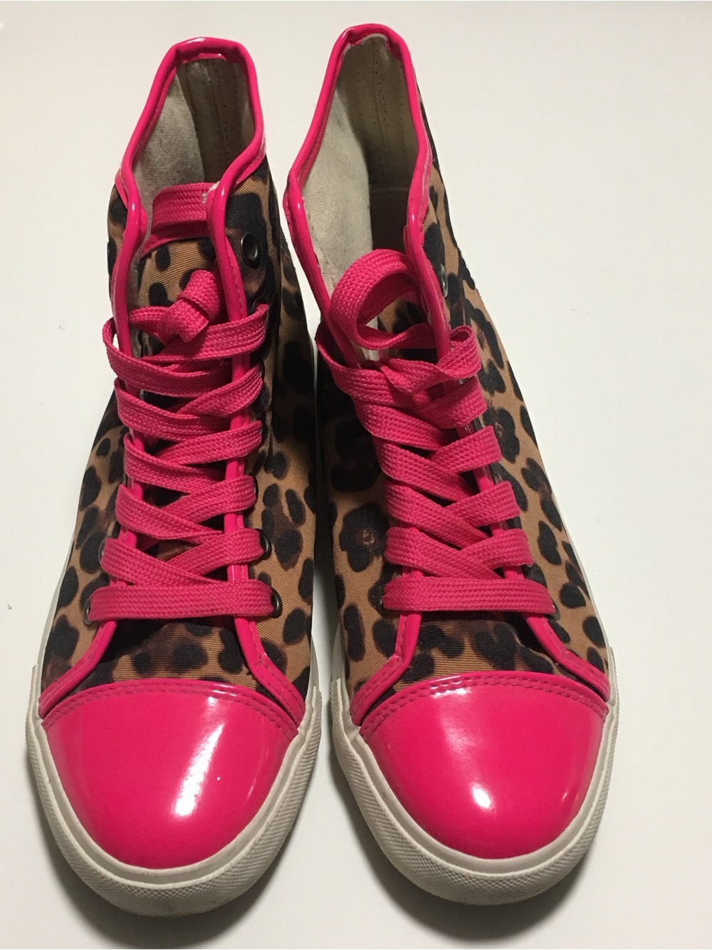 Preowned Women’s Leopard Print Pattern Neon Hot Pink Size 8 High Top Sneakers